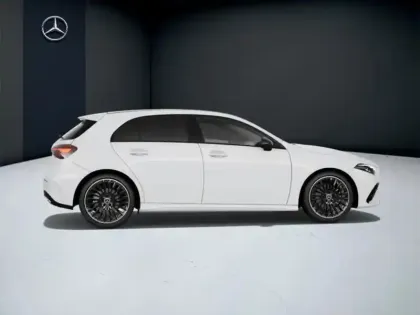 Photo 16 Mercedes Classe A 200 d AMG Line