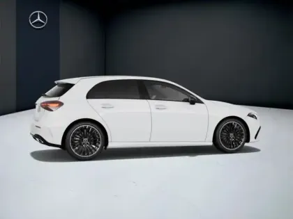 Photo 17 Mercedes Classe A 200 d AMG Line