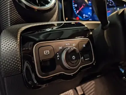 Photo 10 Mercedes Classe A A 180 Compacte