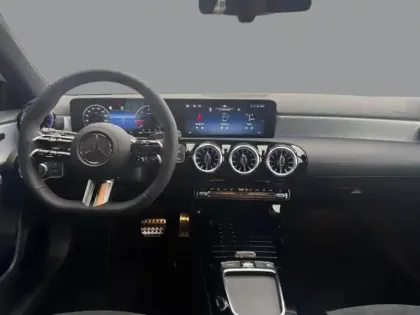 Photo 10 Mercedes Classe A 200 d Star Edition