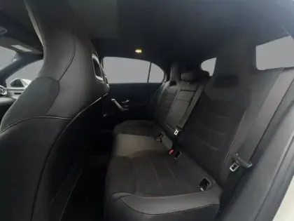 Photo 12 Mercedes Classe A 200 d Star Edition