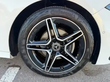 Photo 8 Mercedes Classe A A 200 d AMG Line