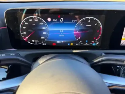 Photo 16 Mercedes Classe A A 200 d AMG Line