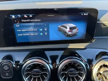 Photo 12 Mercedes Classe A A 200 d AMG Line