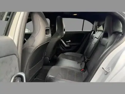 Photo 15 Mercedes Classe A 200 AMG Line