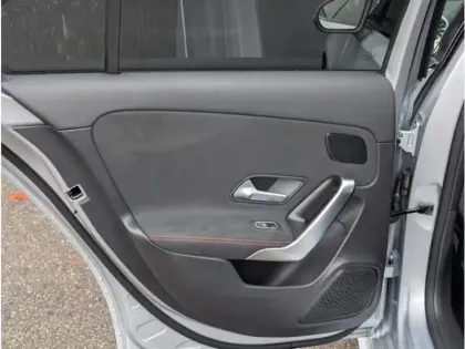 Photo 17 Mercedes Classe A 200 d 