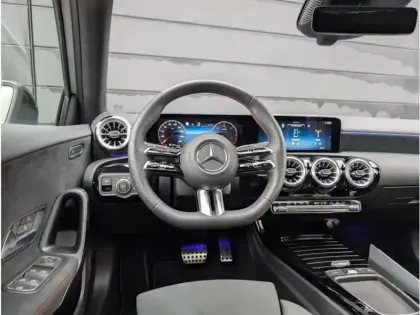 Photo 11 Mercedes Classe A 200 d 