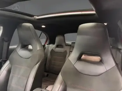 Photo 14 Mercedes Classe A 200 d AMG Line