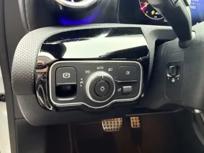 Photo 23 Mercedes Classe A Gén. IV (W177) Ph1 AMG Line 5