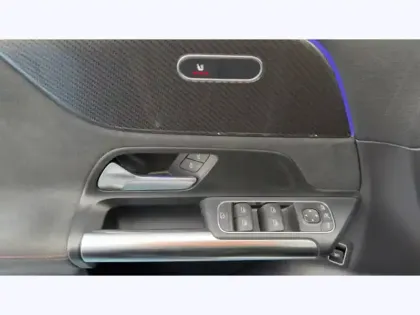 Photo 18 Mercedes GLA 200 d AMG Line