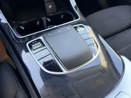 Photo 16 Mercedes Classe GLC GLC 300e 4MATIC SUV AMG Line