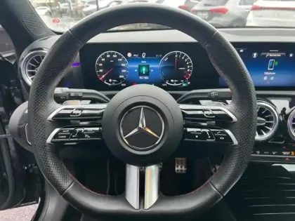 Photo 12 Mercedes Classe A 250 e Hybrid EQ AMG Line