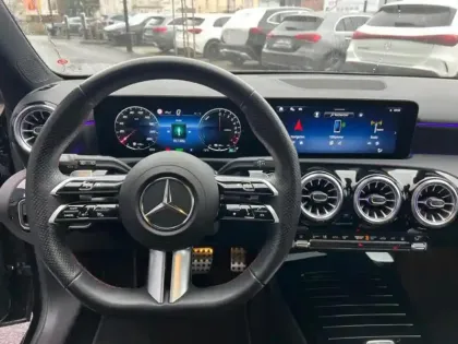 Photo 13 Mercedes Classe A 250 e Hybrid EQ AMG Line