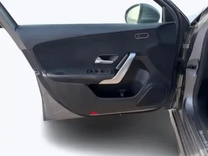 Photo 16 Mercedes Classe A 180 AMG Line