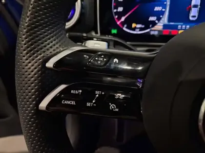 Photo 10 Mercedes Classe C  200 d Berline AMG Lin