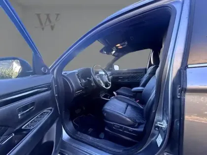 Photo 14 Mitsubishi Outlander Phev Twin Motor 4WD Instyle MY