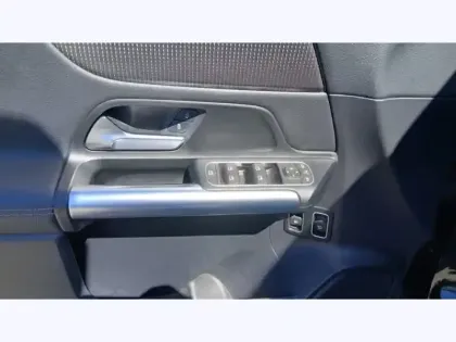 Photo 13 Mercedes GLA Gén. II (H247) Ph1 Business Line 5