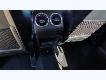 Photo 19 Mercedes GLA Gén. II (H247) Ph1 Business Line 5