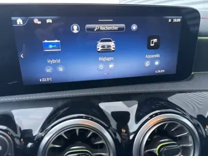 Photo 19 Mercedes CLA  250 e Hybrid EQ Coupé AMG 