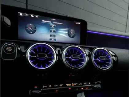 Photo 12 Mercedes Classe A 250 e Hybrid EQ 