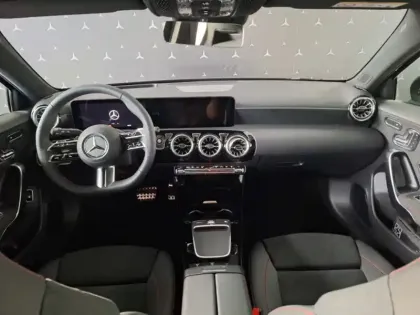 Photo 10 Mercedes Classe A 250 e Hybrid EQ AMG Line