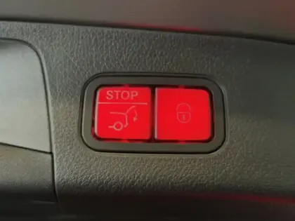 Photo 46 Mercedes GLA 250 e AMG Line Gris Mat