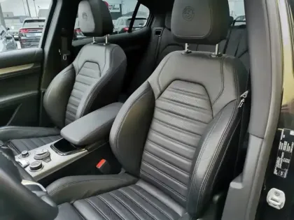 Photo 19 Alfa Romeo Stelvio Veloce Q4 2.2 JTDM 210 ch BVA8