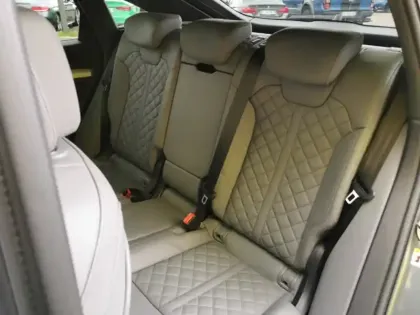 Photo 12 Audi Q5 40 TDI quattro S line 204 ch S