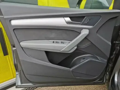 Photo 14 Audi Q5 40 TDI quattro S line 204 ch S