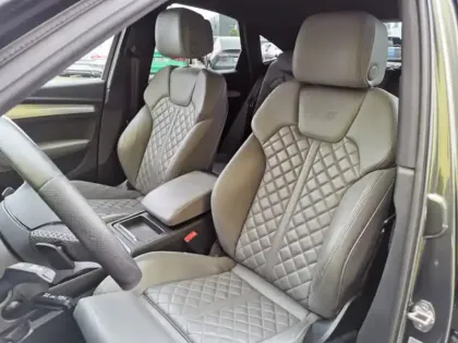 Photo 13 Audi Q5 40 TDI quattro S line 204 ch S