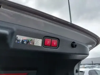 Photo 10 Mercedes Classe E E 220 d berline AMG Line