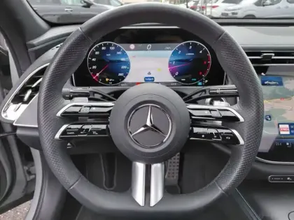 Photo 15 Mercedes Classe E E 220 d berline AMG Line