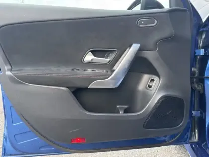 Photo 16 Mercedes Classe A 250 e Hybrid EQ AMG Line