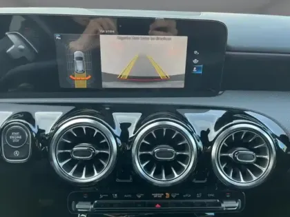 Photo 8 Mercedes Classe A 200 d AMG Line