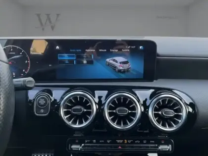 Photo 9 Mercedes Classe A 200 d AMG Line