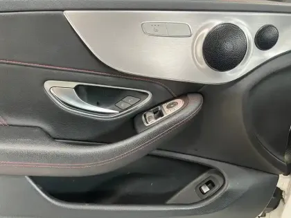 Photo 8 Mercedes Classe C Gén. II (C205) Ph2 AMG 2