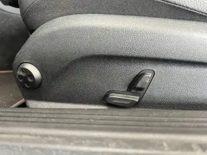 Photo 16 Mercedes Classe C Gén. II (C205) Ph2 AMG 2