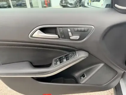 Photo 16 Mercedes GLA Gén. I (X156) Ph2 Sensation 5