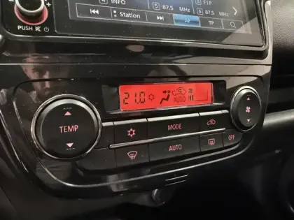 Photo 19 Mitsubishi Space star 1.2 MIVEC 71ch CVT AS&G Red Li