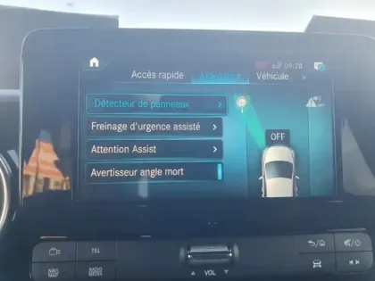 Photo 15 Mercedes CLA sse T 180 d Style 7G-DCT