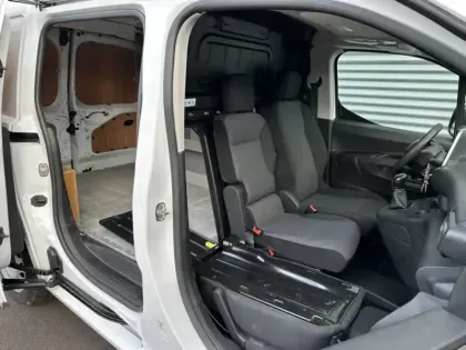 Photo 17 Peugeot Partner Gén. III Ph1 Asphalt 3