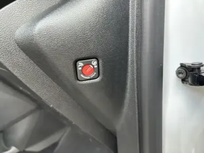 Photo 18 Peugeot Partner Gén. III Ph1 Asphalt 3