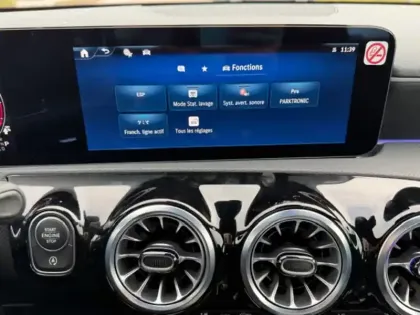 Photo 12 Mercedes Classe A 200 d AMG Line