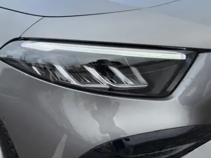 Photo 11 Mercedes Classe A 200 d AMG Line