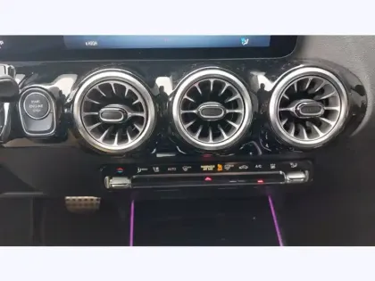 Photo 19 Mercedes GLA Gén. II (H247) Ph2 AMG Line 5