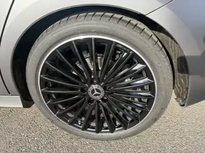 Photo 8 Mercedes Classe A 200 d AMG Line