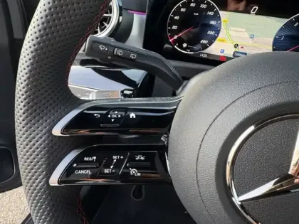 Photo 18 Mercedes Classe A 200 d AMG Line