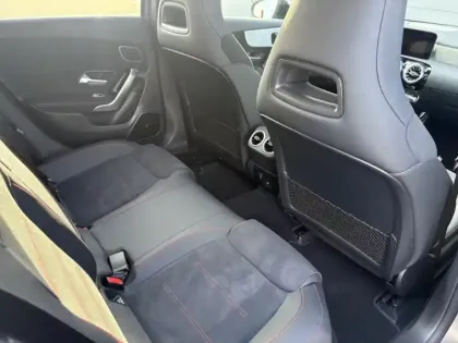 Photo 14 Mercedes Classe A 200 d AMG Line