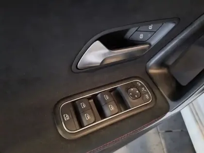 Photo 25 Mercedes Classe A Gén. IV (W177) Ph1 AMG Line 5