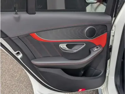 Photo 19 Mercedes Classe C Gén. IV (W205) Ph2 63 AMG 4